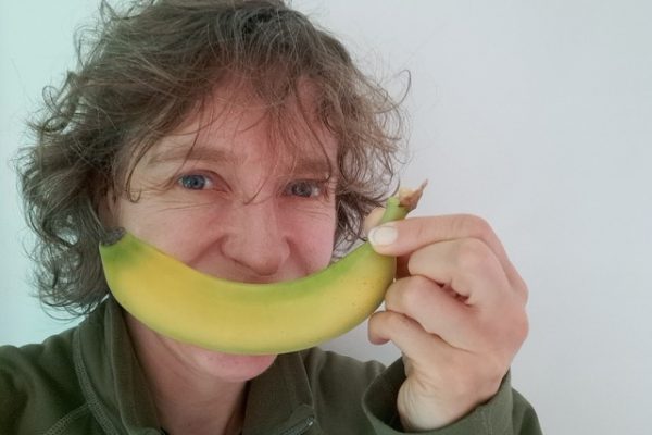 A dental nurse who campaigned around the dangers of dried fruit has kicked off an online petition